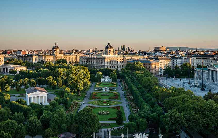 Vienna Experts Club International - Travelweek Learning Center